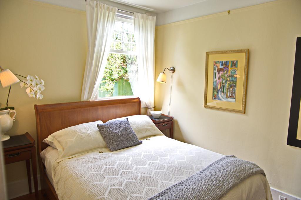 Fairholme Manor Inn Victoria Room photo
